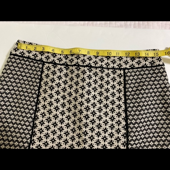NWT Loft cream and black tulip π· skirt Sz 10P - Picture 11 of 15